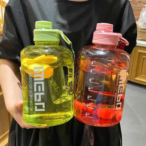 زجاجة مياه رياضية جامبو بيد مريحة للجيم والرحلات - Jumbo Sports Water Bottle with Comfortable Handle for Gym & Travel