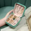 علبة تنظيم خواتم وإكسسوارات محمولة لشنطة اليد – Portable Jewelry & Ring Organizer Box for Handbags