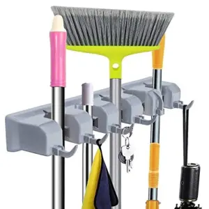 Alternative view of حامل مكانس 5 فتحات مع 6 هوكات لتعليق الفوط والجاروف وتنظيم أدوات التنظيف - 5 Slot Broom Holder with 6 Hooks for Towels, Dustpans, and Cleaning Tools