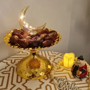 Alternative view of تمرية معدن مزينه بهلال مضئ - Metal Dates Box with Illuminated Crescent